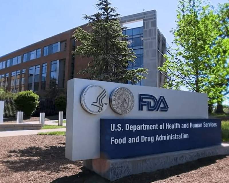 از مجموع ۲۰ هزار کارمند FDA، بیش از ۱۰۰۰ نفر در بخش‌های مختلف اخراج شدند